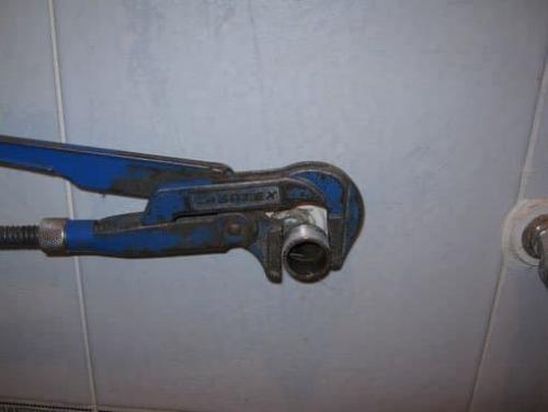 Как установить смеситель на кухне своими руками: пошаговая инструкция для начинающих 02 Как установить смеситель на кухне своими руками: пошаговая инструкция для начинающих 02