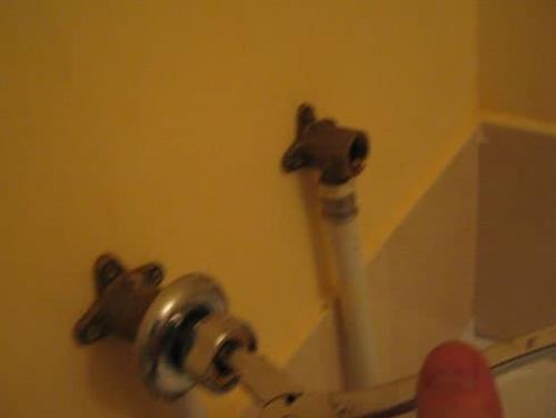 Как установить смеситель на кухне своими руками: пошаговая инструкция для начинающих 03 Как установить смеситель на кухне своими руками: пошаговая инструкция для начинающих 03