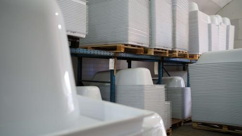 Как сделать экран под ванной из пластиковых панелей своими руками 08