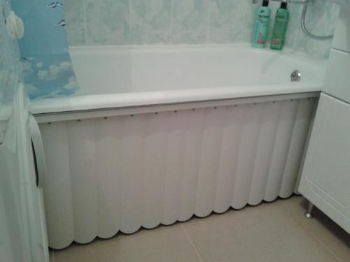 Как правильно чистить и обслуживать экран под ванну шторку раздвижную. Обзор раздвижных шторок под ванну и как сделать своими руками